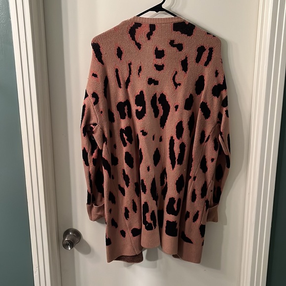 Leopard print open faced long cardigan- size medium - Picture 2 of 14